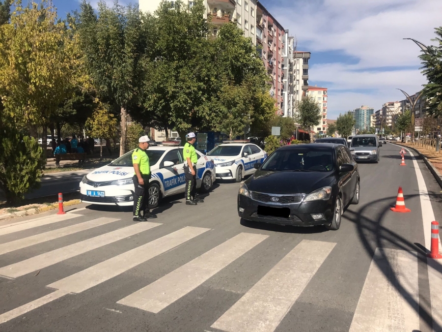 Aksaray polisi il genelinde denetimlerini sürdürüyor