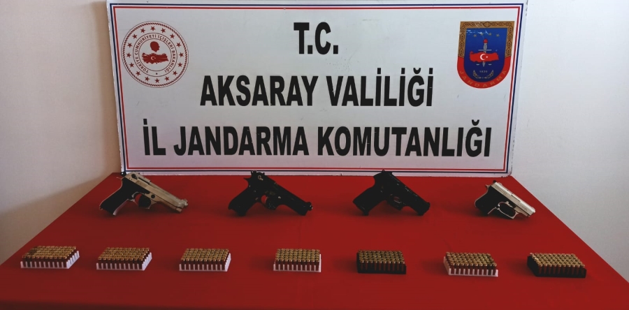 Evlerinde Ruhsatsız Silah Bulunduran ve Sağa Sola Ateş Eden 4 Kişi Yakalandı