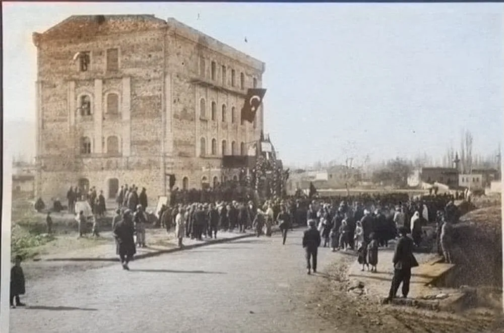 AKSARAY AZMİ MİLLİ UN FABRİKASI 99 YAŞINDA