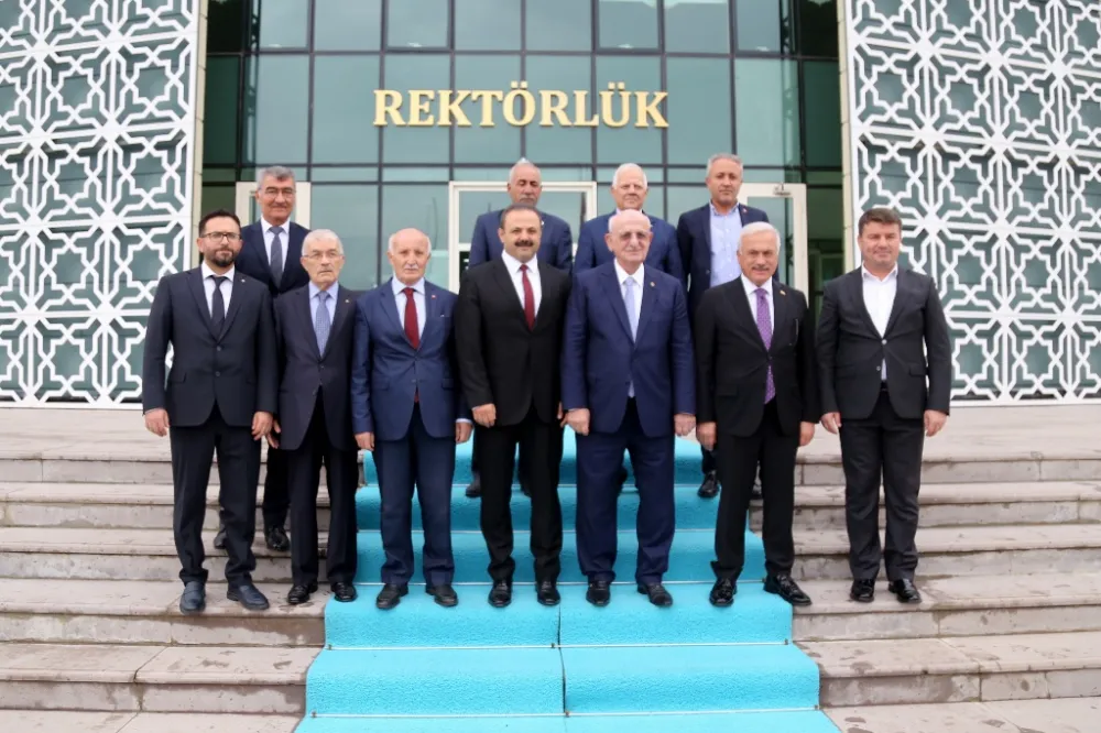 İSMAİL KAHRAMAN REKTÖR ALPAY ARIBAŞ’I ZİYARET ETTİ