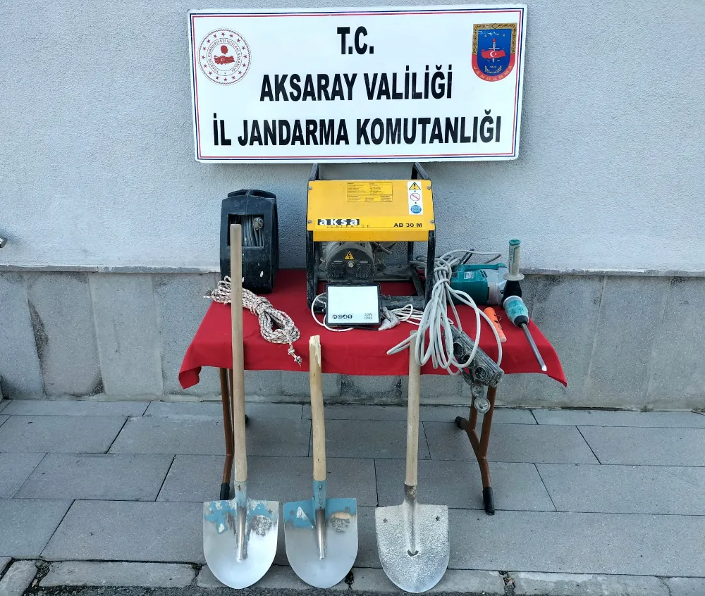 Aksaray Jandarması Kaçak Kazı Yapan 5 Define Avcısını Enseledi.