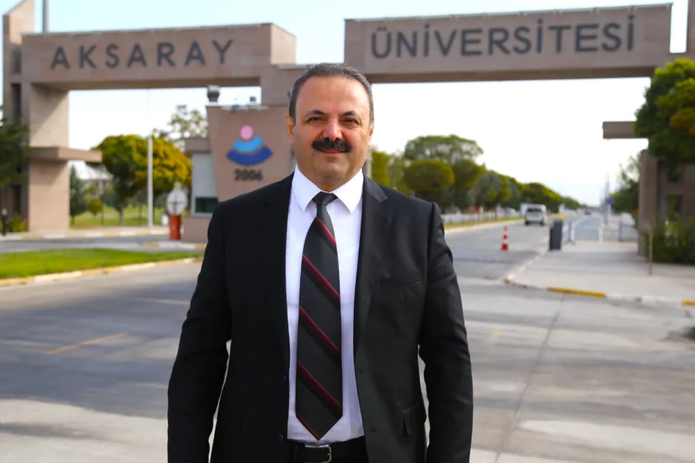ÖĞRETMENLER ADI ‘YARIN’ OLAN TABLONUN SANATKÂRLARIDIR