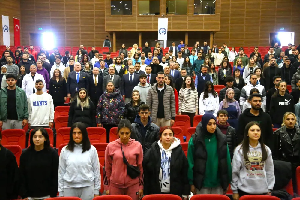 ASÜ’DEKİ PANELDE TÜRK SPORUNUN TARİHSEL GELİŞİMİ ANLATILDI