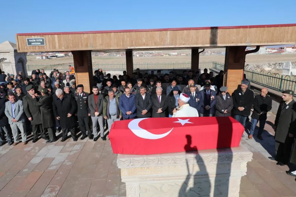Vefat eden Kıbrıs gazisi son yolculuğuna uğurlandı