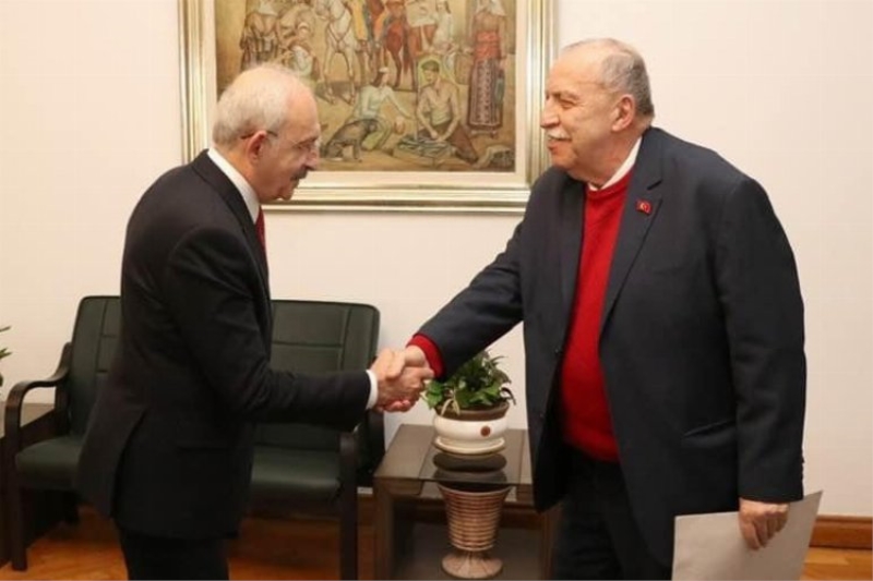 Yaşar Okuyan CHP'den ihraç edildi!
