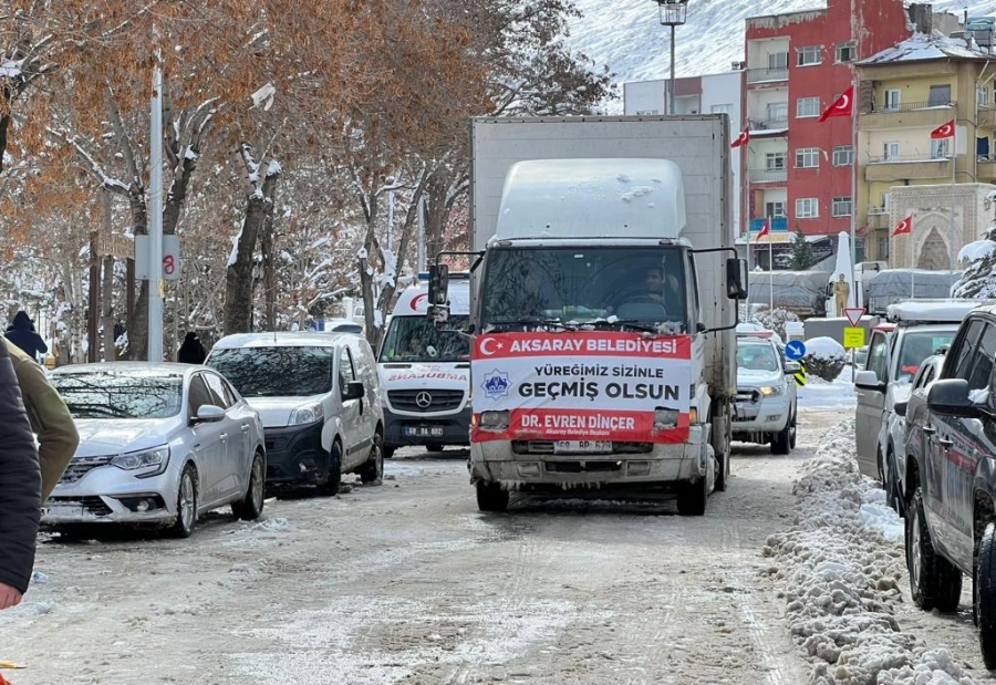 Aksaray’dan gönderilen ilk yardımlar deprem bölgesine ulaştı.