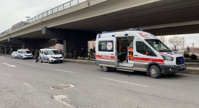 Aksaray’da bıçaklı öğrenci kavgası: 1’i ağır 4 yaralı