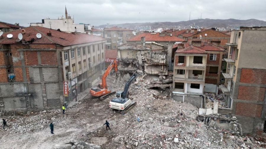 HAMİDİYE KENTSEL DÖNÜŞÜM PROJESİNDE YIKIM ÇALIŞMALARI HIZLANDI