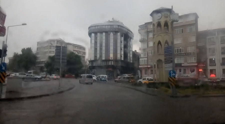 Aksaray'da yağmur yağışı etkisini sürdürüyor