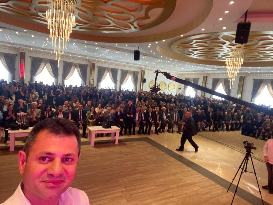Ertürk Projelerini Anlattı, Coşku Salona Sığmadı