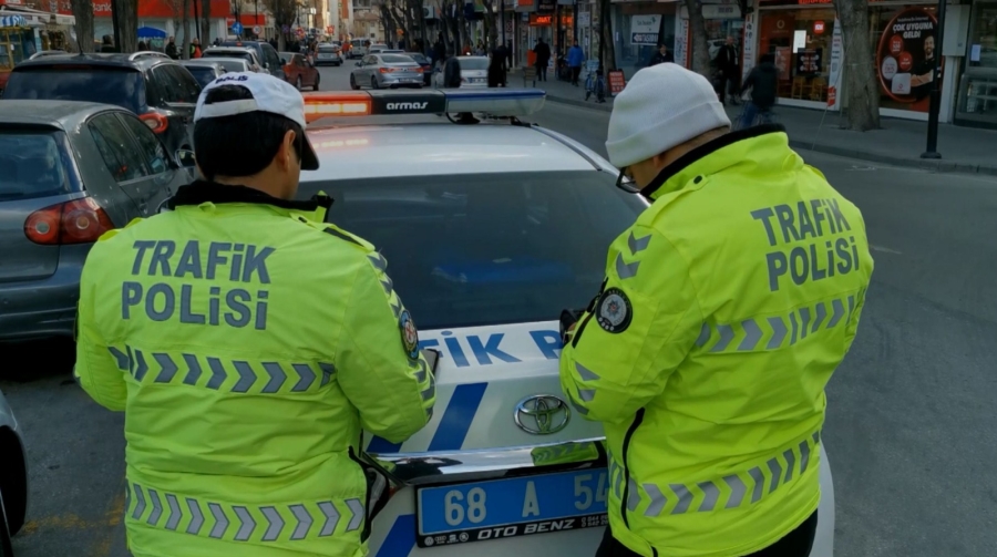 Aksaray Trafik Ekipleri Şubat ayı içerisinde 650 araca hatalı park işlemi yaptı.
