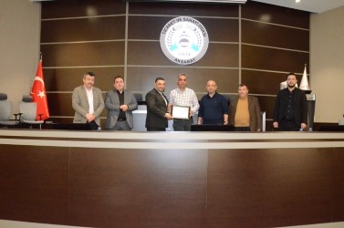 ATSO’DAN YARDIM KAMPANYASINA KATILANLARA PLAKET