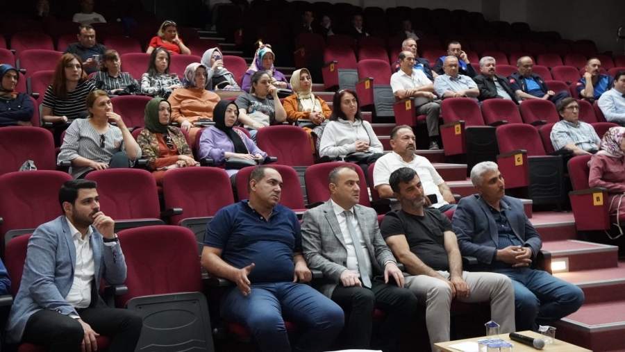 Doç. Dr Muhammed Saygın Bilim Merkezinde Yönetim Ve Liderlik Sanatı Konulu Seminer Verdi
