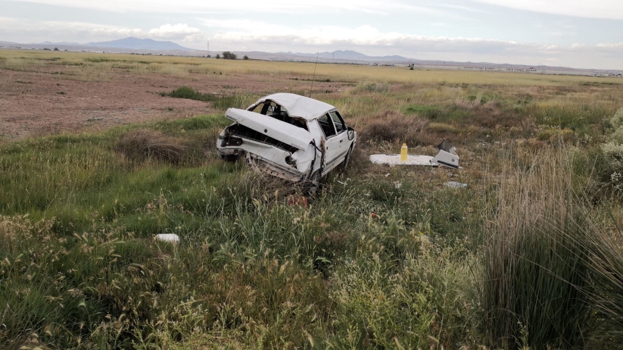 Aksaray’da 2 araç çarpıştı: 1’i ağır 3 yaralı