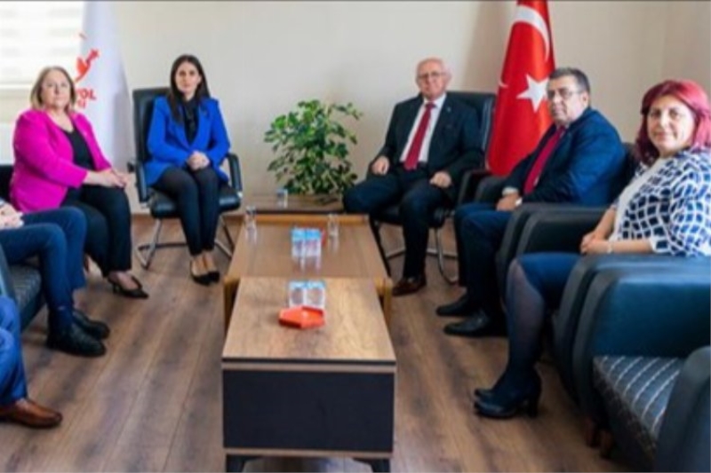 CHP'den 8 partiye bayram ziyareti