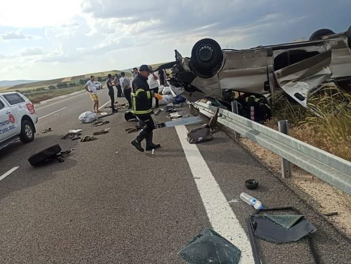 Aksaray'ın Ortaköy ilçesinde meydana gelen trafik kazasında 2 kişi hayatını kaybetti