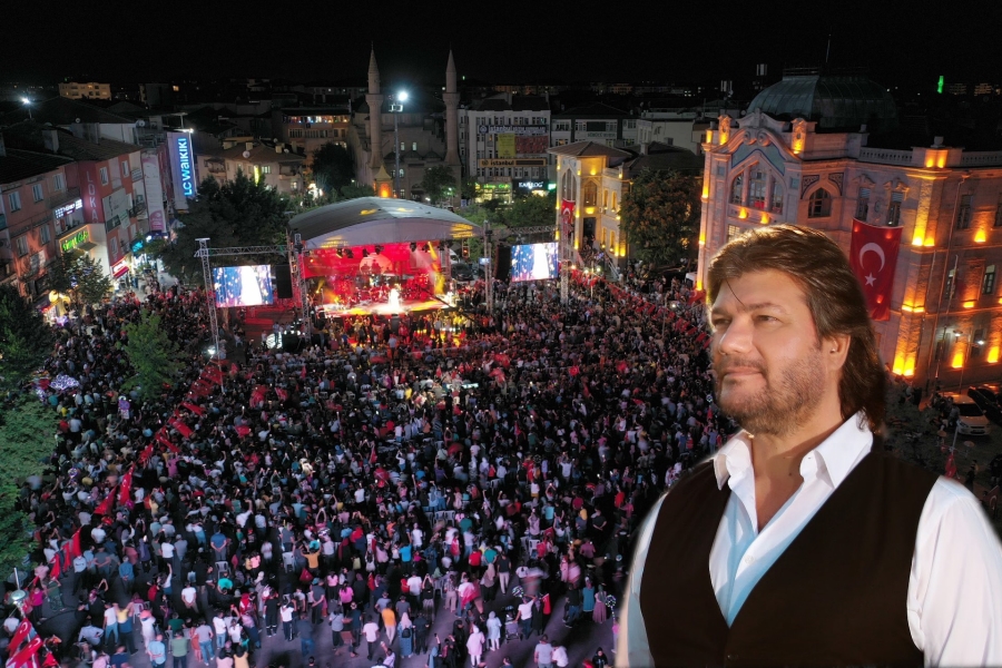 15 TEMMUZ DEMOKRASİ ZAFERİ KONSERİ'NDE AHMET ŞAFAK SAHNE ALACAK