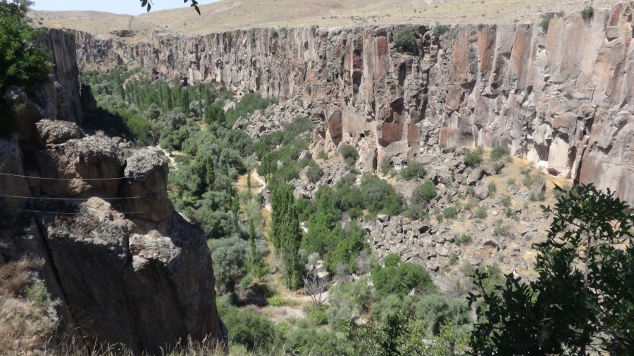 Aksaray Ihlara Vadisi yaz mevsiminin gelmesiyle yerli ve yabancı turistlerin ilgi odağı oldu