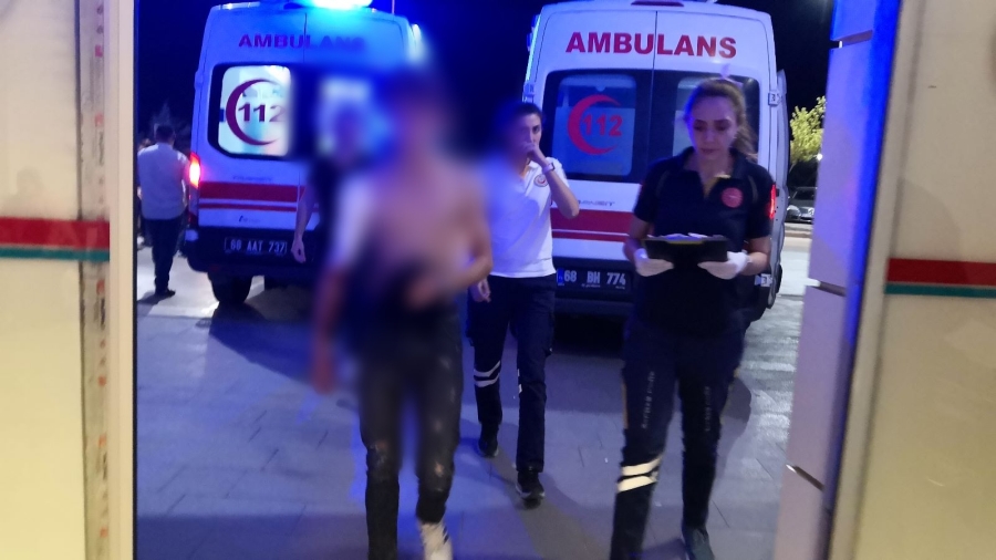 Aksaray’da “Omuz attın” tartışmasında birbirine giren gençlerin kavgası kanlı bitti