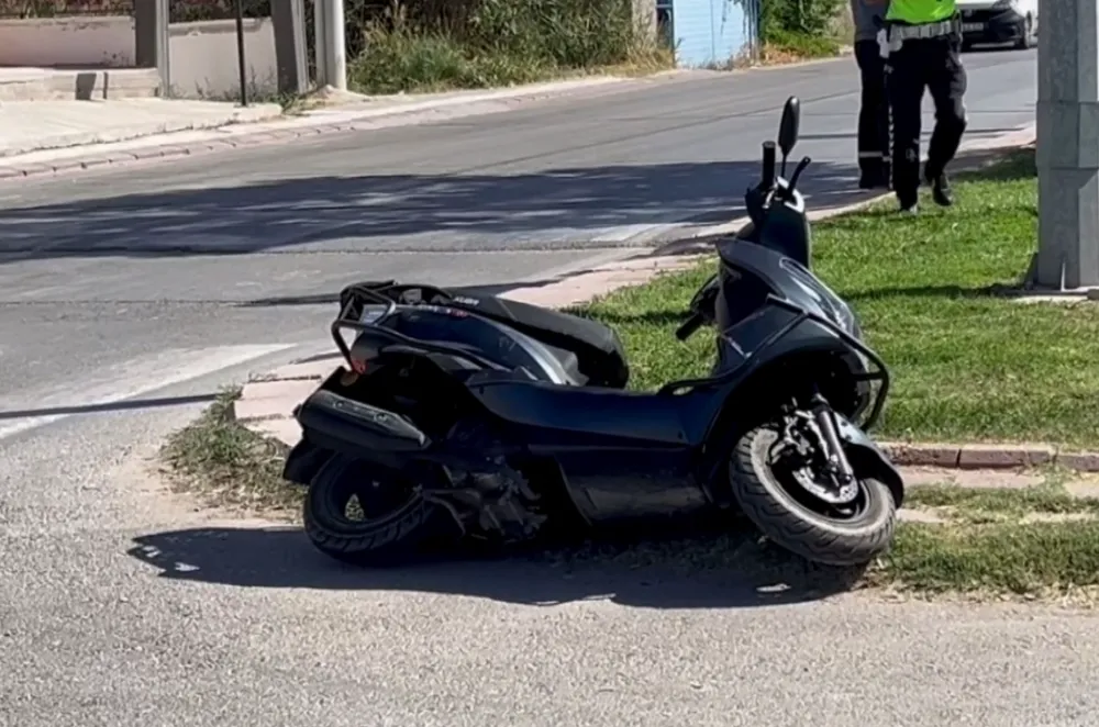 Aksaray'da direksiyon hakimiyetini kaybeden motosiklet sürücüsü bayan yaralandı