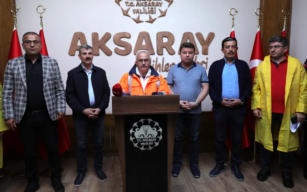 Vali Kumbuzoğlu Aksaray'da meydana gelen sel ve afet durumunu basına değerlendirdi
