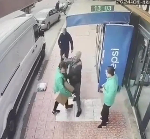 Aksaray da kargo çalışanları ile baba oğul arasında çıkan kavgada 3 kişi yaralandı