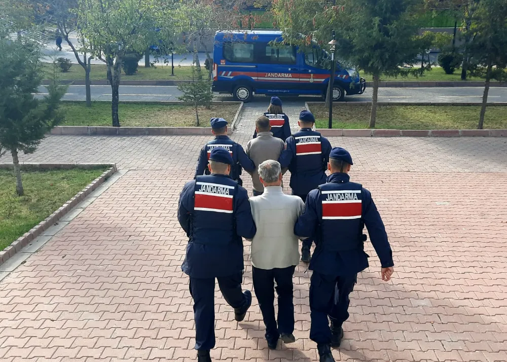 Aksaray'da uyuşturucu ticareti ve imalatı yapan 2 kişi yakalandı