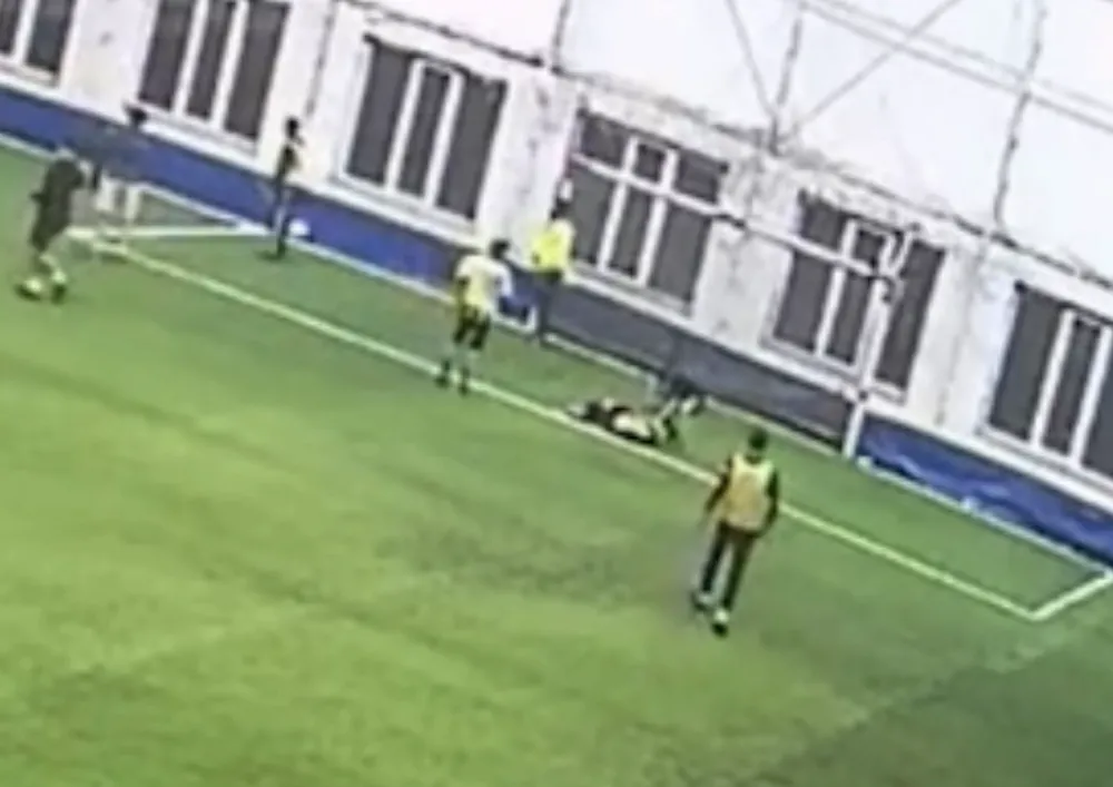 Aksaray'da Futbol Oynarken Kalp Krizi Geçiren Genç Hayatını Kaybetti