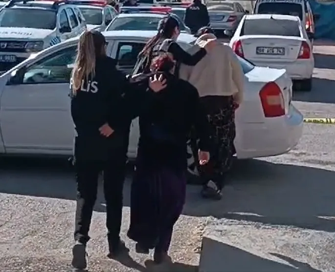 Aksaray polisi evde hırsızlık suçundan aranan 5 kişiyi yakaladı