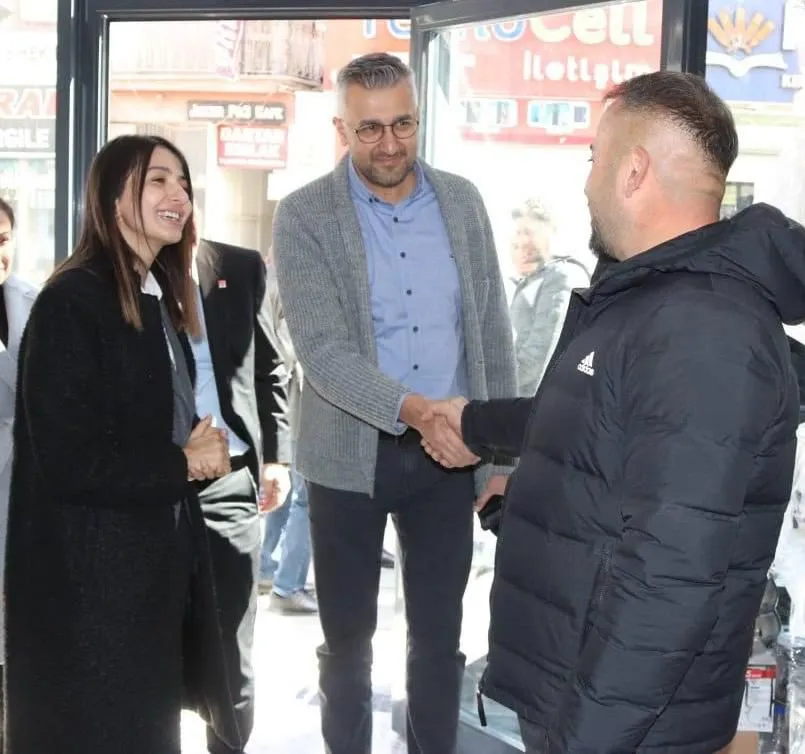 BELEDİYE BAŞKAN ADAYI PELİNSU YILDIRIM DEMİR VE BELEDİYE MECLİS ÜYESİ ADAYI ÖMER KAŞİF AKIN’DAN AKSARAY ÇIKARTMASI