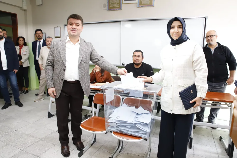 BAŞKAN DİNÇER OYUNU KULLANDI