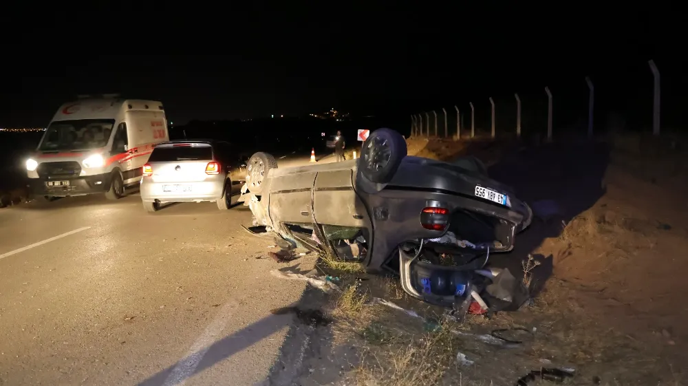 Aksaray'da takla atan otomobil hurdaya döndü 6 kişi yaralandı