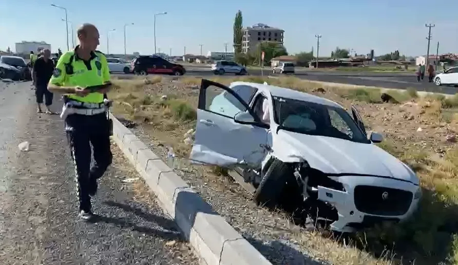 Aksaray'da meydana gelen trafik kazasında 2 kişi yaralandı