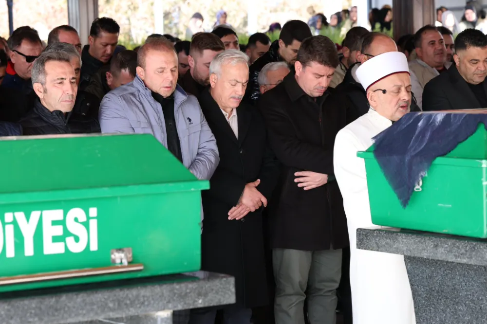 Saklav Ailesinin Acı Günü: Protokol ve Vatandaşlar Cenazede Bir Araya Geldi