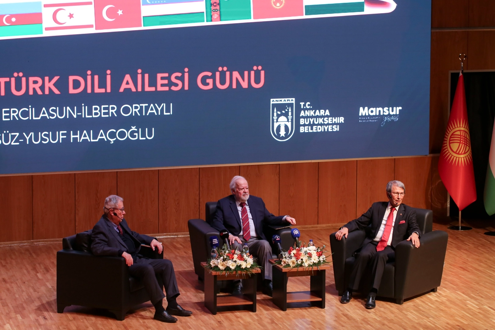 Ankara'da “Dünya Türk Dili Ailesi Günü” paneli