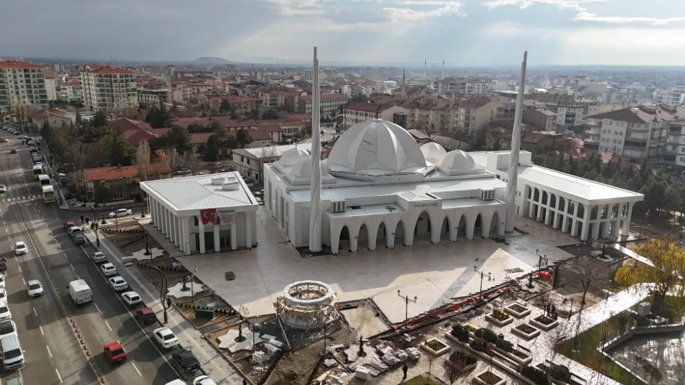 Aksaray Belediyesi’nden Uygun Fiyatlı Yemek Hizmeti: Selçuklu Külliyesi Yanında Yeni Sosyal Tesis