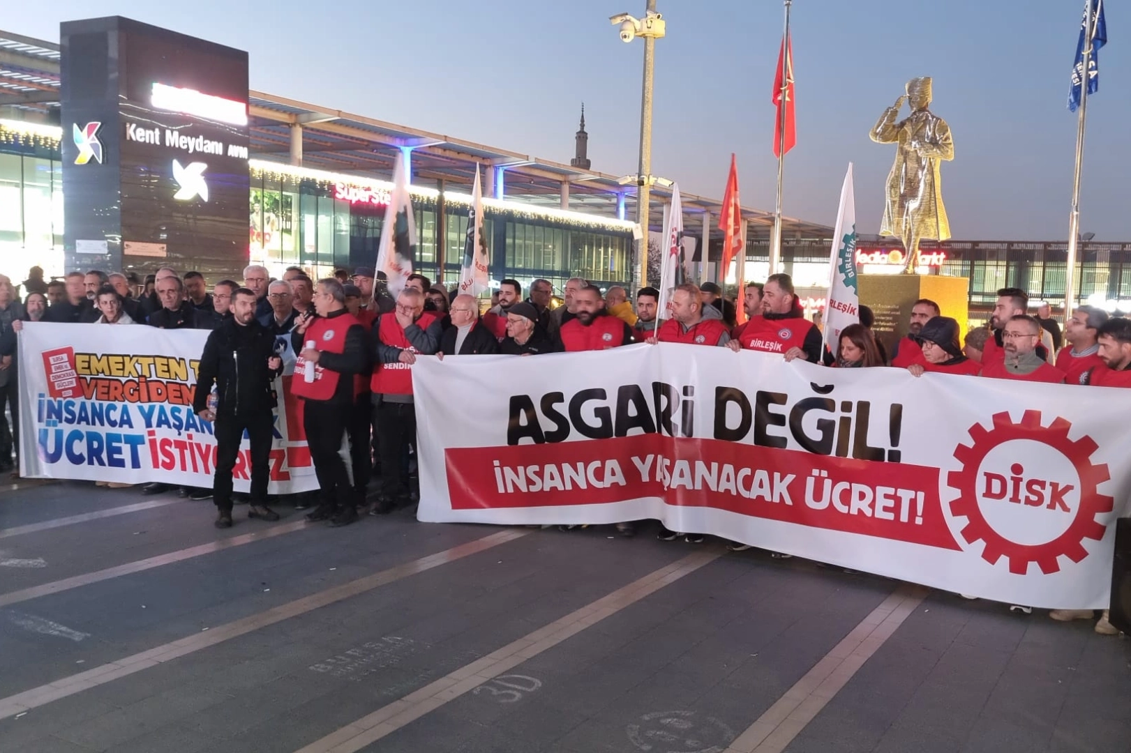 DİSK Güney Marmara'dan Bursa'da kitlesel açıklama