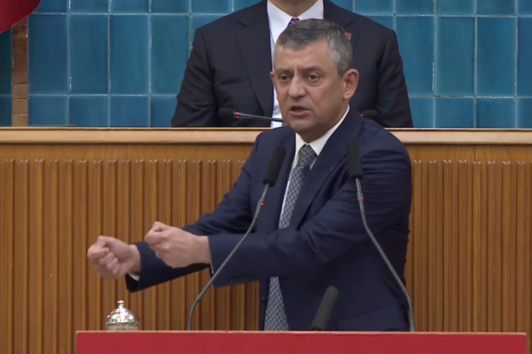 Özel'den sert çıkış: Bu düzen demokrasiye de, cebe de zarar!