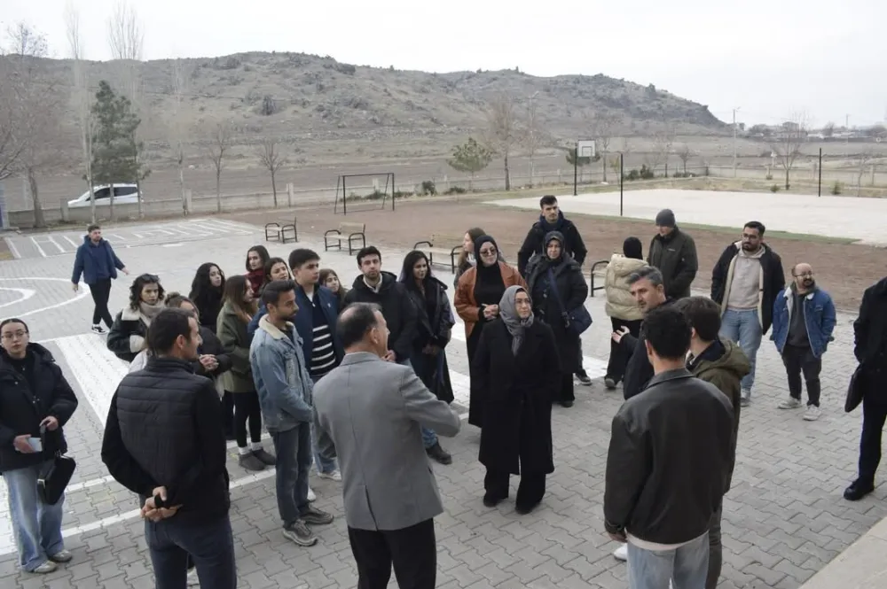 Aksaray Üniversitesi öğrencilerinden Oğuzata Ortaokulunda anlamlı proje