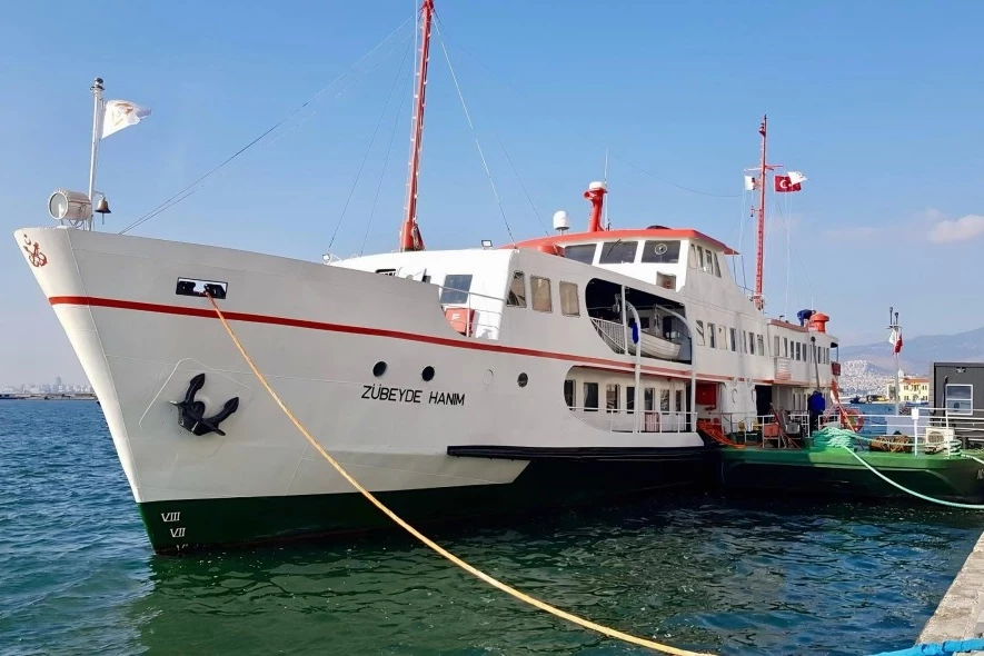İzmir limanında 'Zübeyde Hanım' ziyarete açıldı