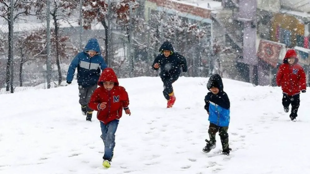 Aksaray'da Kar Yağışı Nedeniyle Eğitime Ara Verildi
