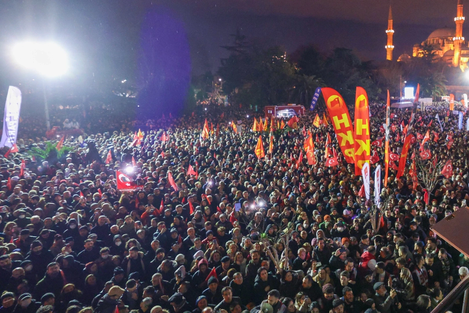 Ankara ve İzmir'de gösteriler 5 gün yasak!