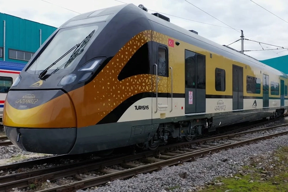 Milli Banliyö Treni'nde ilk set tamam... İlk set Sakarya'dan Gaziantep'e gidiyor