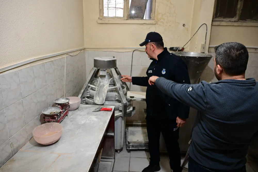 Aksaray'da Zabıtadan Fırın Denetimleri: Halkın Sağlıklı Gıda Tüketimi İçin Sıkı Kontroller Devam Ediyor