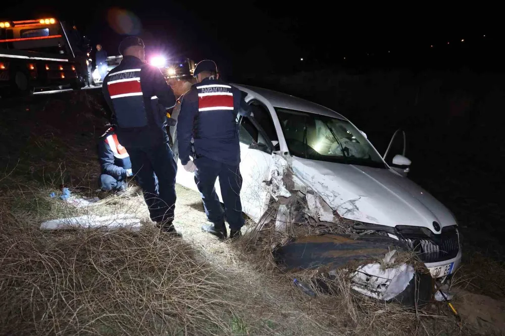 Aksaray'da Trafik Kazası: 1 Ölü, 2 Yaralı – Kaçan Sürücü Aranıyor