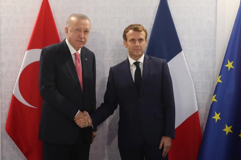 Erdoğan, Macron'la görüştü