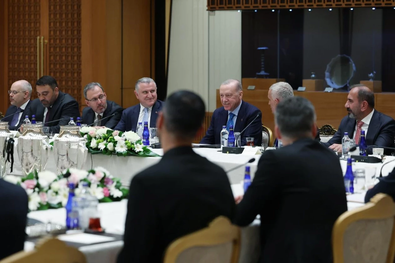 Cumhurbaşkanı Erdoğan’dan Süper Lig’e yükselen takımlara tebrik