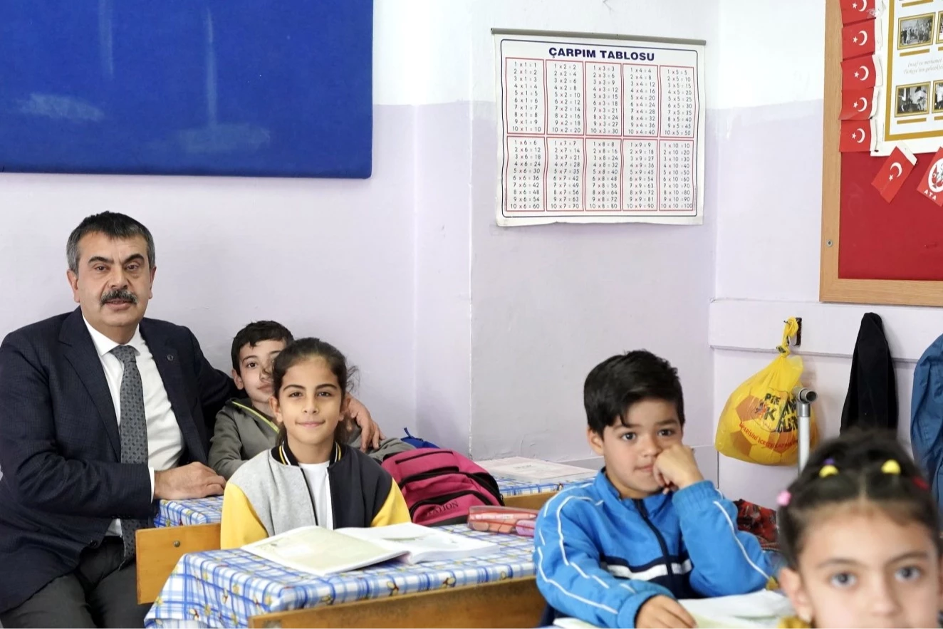 Eğitimde bugün karne günü... Bakan Tekin'den yaz tatili mesajı
