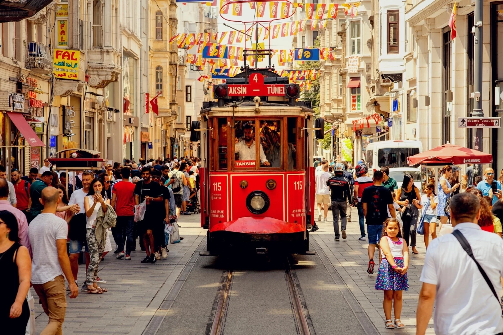 Türkiye'de 2024’te 2,7 milyon kişi iller arası göç etti! İstanbul göçte zirvede