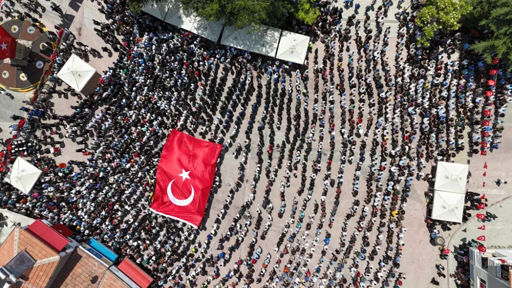 Aksaray Kahraman Evladını Uğurladı: Şehit Özkan Özkanlı Gözyaşlarıyla Toprağa Verildi